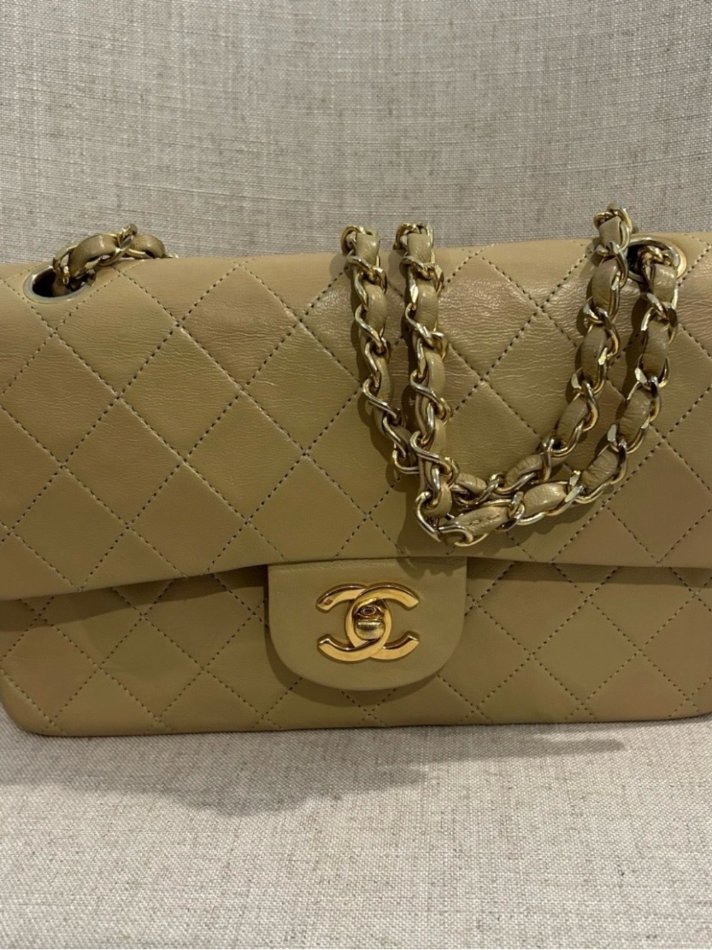 CHANEL Beige Lambskin Leather Shoulder Bag Gold Chain-Entrupy Certification - Picture 2 of 10
